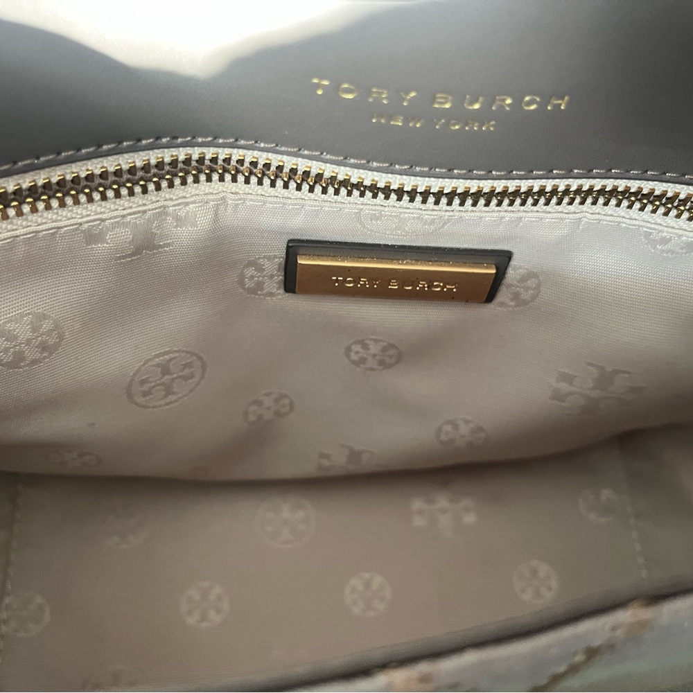 Tory Burch Willa Grey Quilted Versatile Shoulder Crossbody Bag - Picture 11 of 15